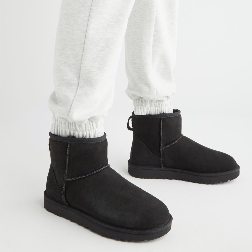 Ugg Classic Mini - image 1